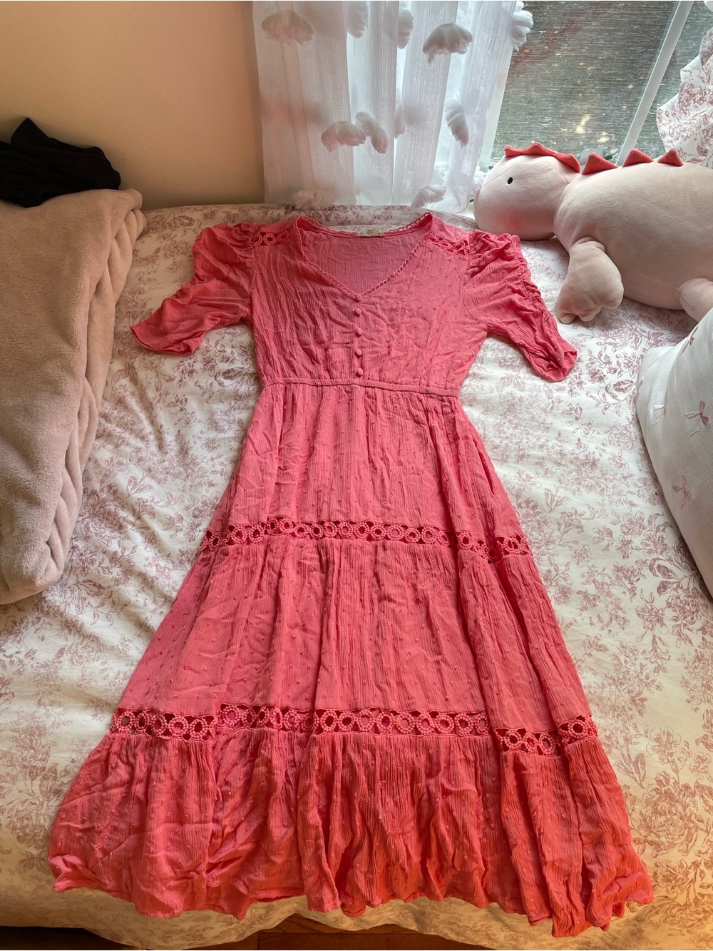 MELLODAY Coral Eyelet Tiered Midi Dress